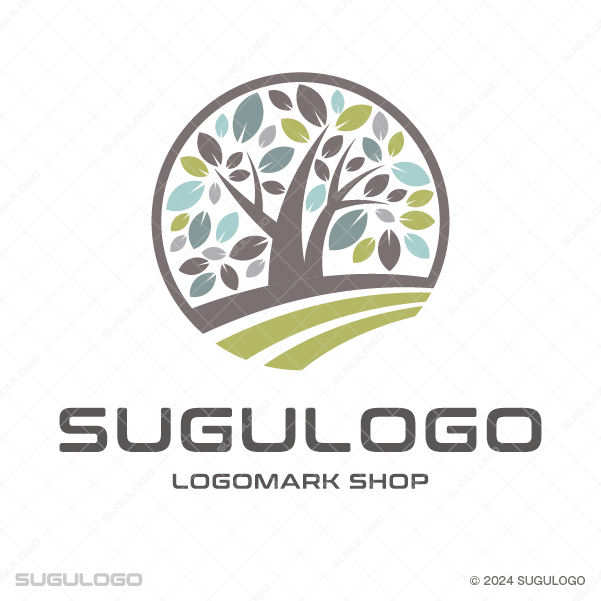 円形の丘に根を張り豊かな枝葉を広げる大樹を描いたロゴデザイン